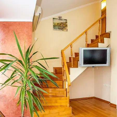 Spacious & Sunny Maisonette With Terrace Near Centre By Flаt Manаger *