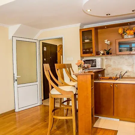 Apartment Spacious & Sunny Maisonette With Terrace Near Centre By Flаt Manаger *
