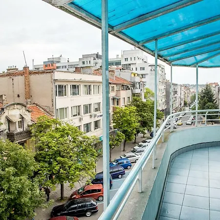 Spacious & Sunny Maisonette With Terrace Near Centre By Flаt Manаger * Бургас