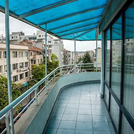 Апартаменты Spacious & Sunny Maisonette With Terrace Near Centre By Flаt Manаger