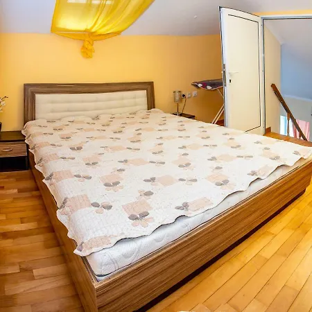 Апартаменты Spacious & Sunny Maisonette With Terrace Near Centre By Flаt Manаger Бургас
